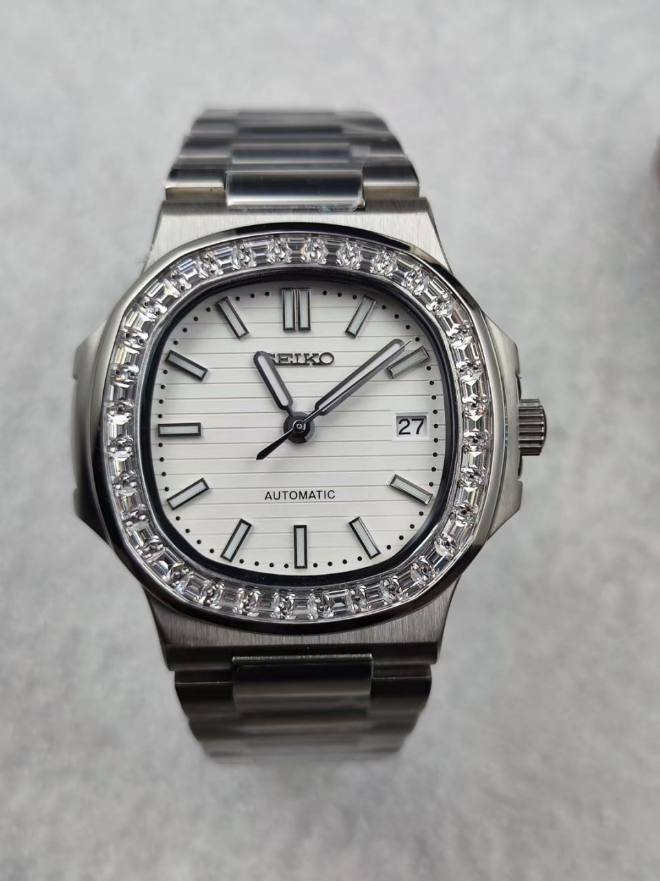 Seikotilus "Steel white diamonds" NH35