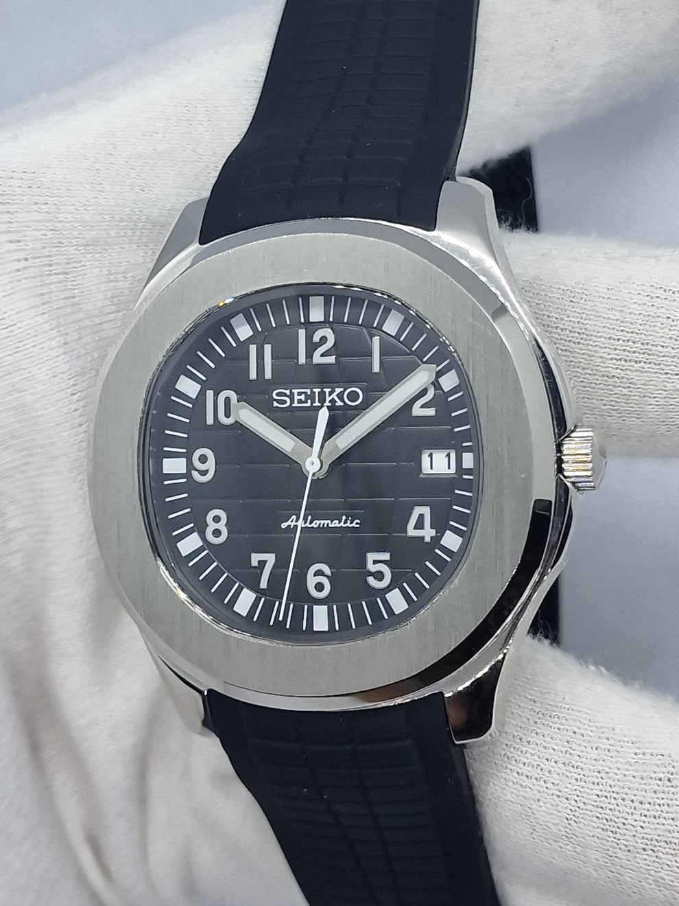 Seikotilus "Silver black" NH35