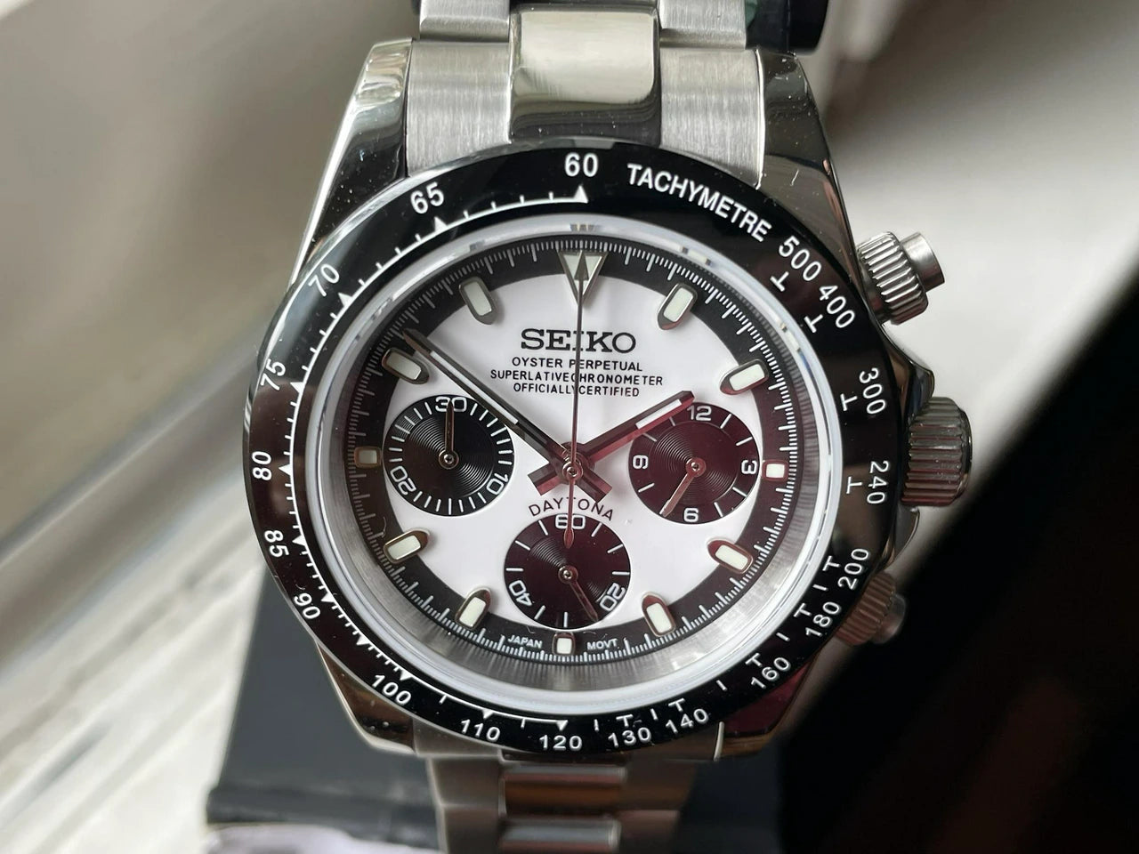 Seikona "White black steel" VK63