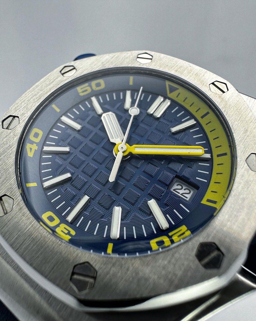 Seikoak "Blue steel yellow hand" NH35