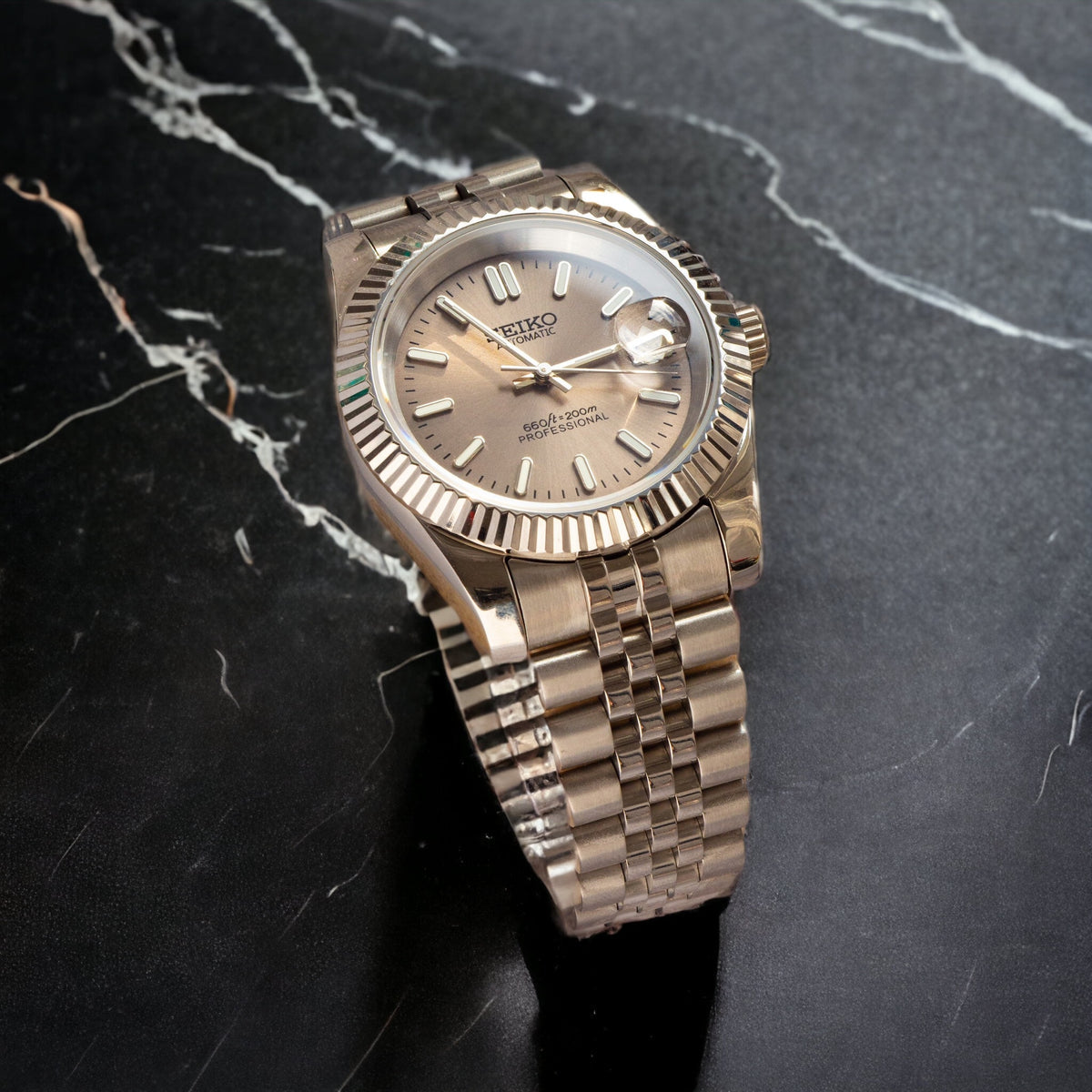 Seikojust "Steel beige" NH35