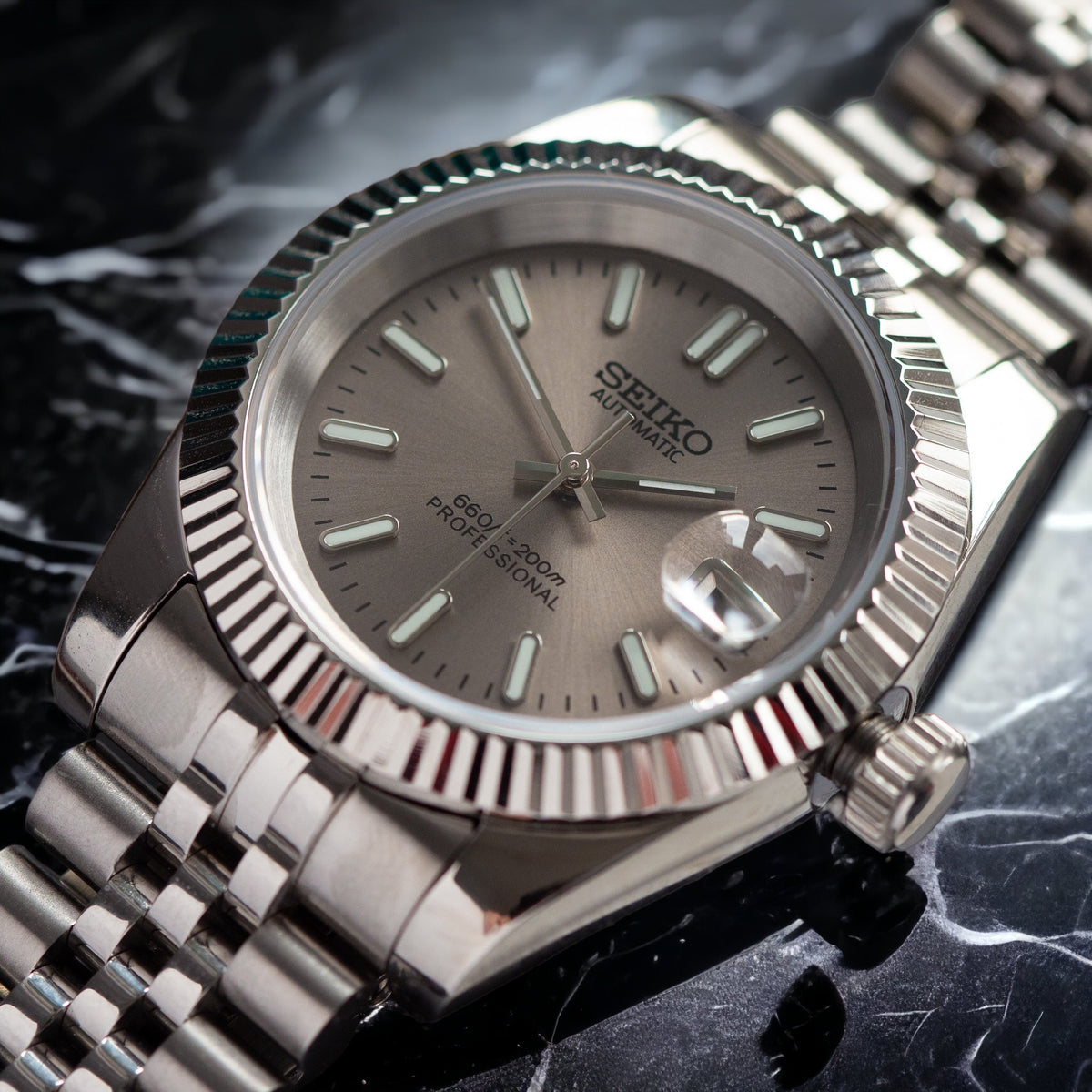 Seikojust "Steel beige" NH35